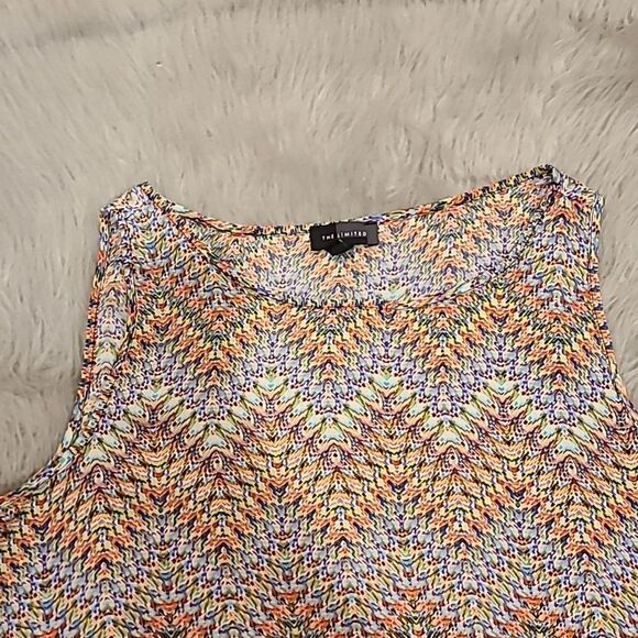 The limited multi colored chevron pattern design flowy tank top size medium - Picture 2 of 5